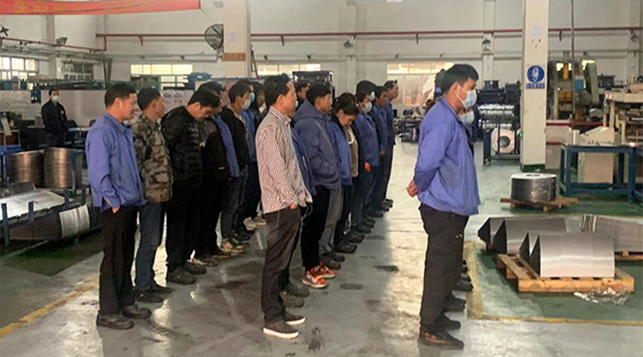 保健康 趕生產(chǎn)！金環(huán)電器早會叮囑員工注意防疫