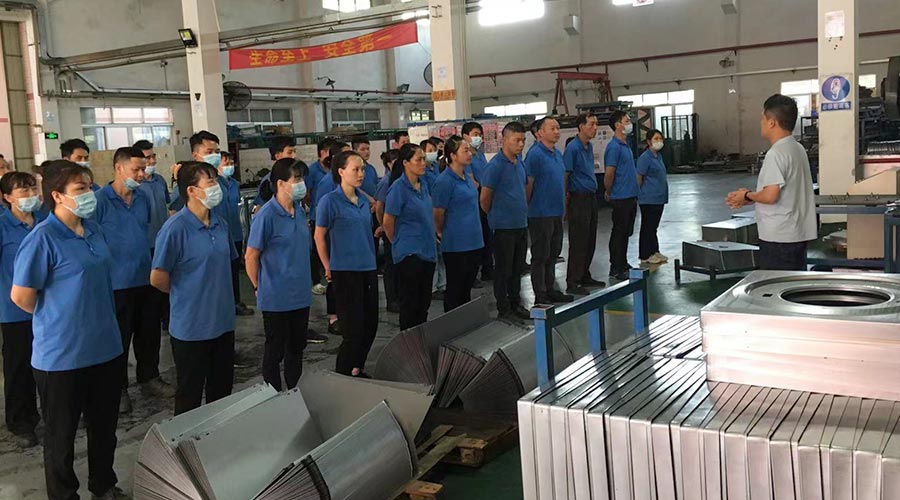 五一放假在即！金環(huán)電器沖壓車間開(kāi)展早會(huì)強(qiáng)調(diào)工作效率