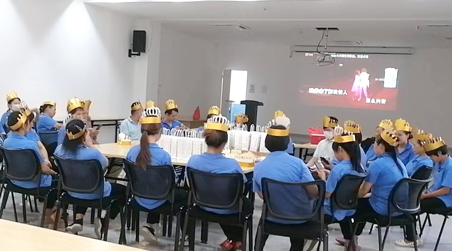 歡聚一堂 溫暖相伴！金環(huán)電器舉辦9月員工生日會(huì)